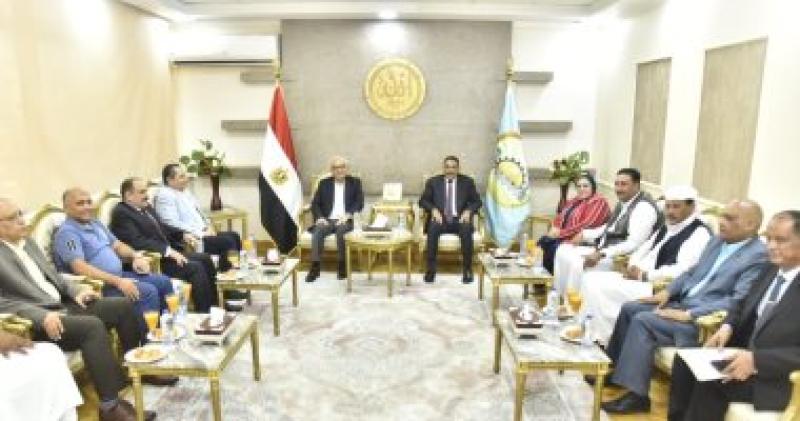 وزير التربية والتعليم فى مقر ديوان عام محافظة مطروح