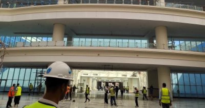 أعمال تشطيبات محطة قطارات صعيد مصر