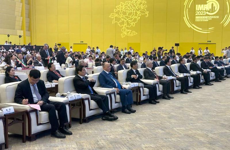 محافظ القاهرة يشيد بتطور البنية التحتية في مدينة تشنجتشو الصينية