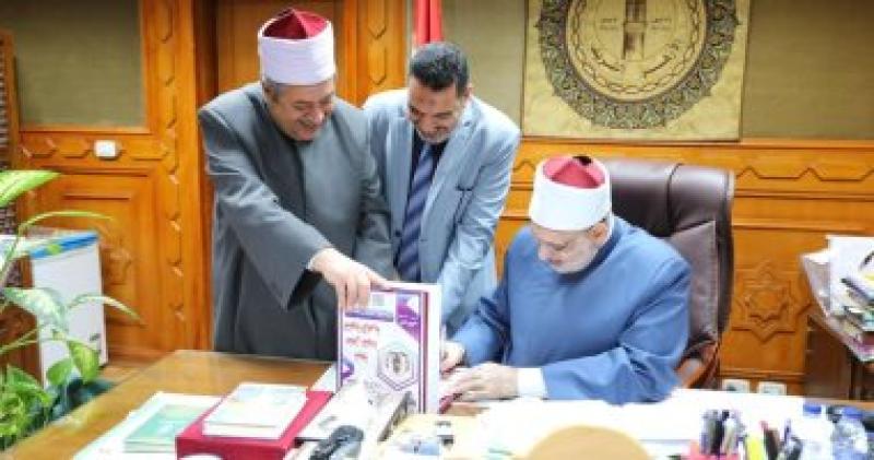 وكيل الأزهر يعتمد نتيجة الدور الثاني لشهادة الثانوية الأزهرية