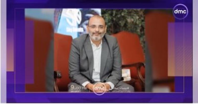  أيمن بهجت قمر  