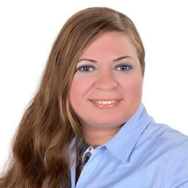 منى النشار خبيرة الشئون الخارجية