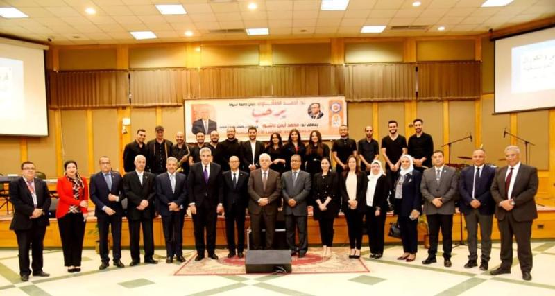 رئيس جامعة أسيوط 