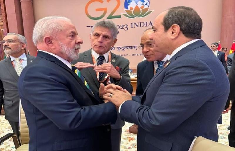الرئيس يلتقي نظيره البرازيلي