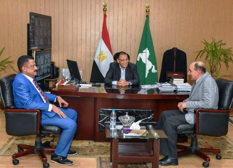 المحافظ ومدير الاصلاح الزراعى 