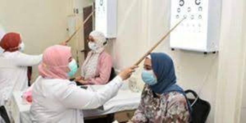 الكشف الطبى للطلاب الجدد بجامعة حلوان - ارشيفية
