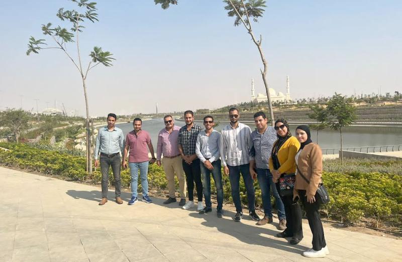 إحدى مجموعات العمل من معاوني رؤساء أجهزة المدن المكلفين بمتابعة المشروعات القومية