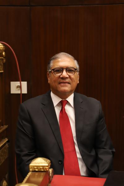 كامل العلايلى