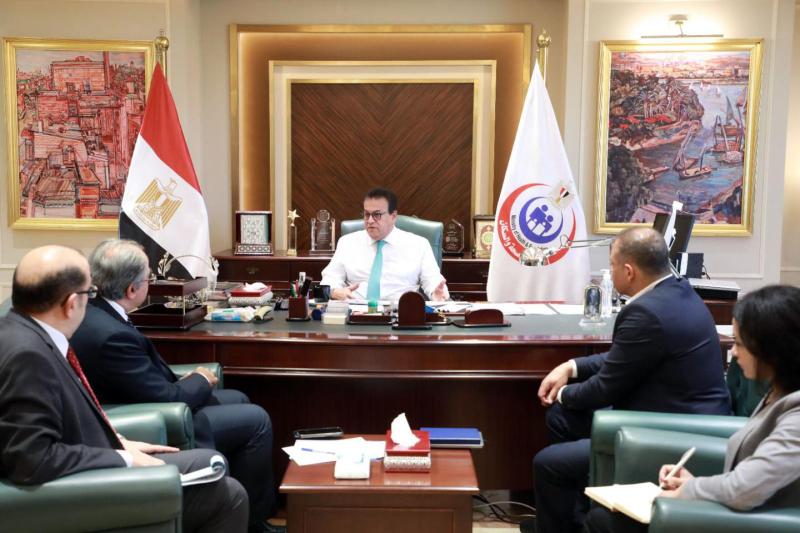 وزير الصحة يلتقي الرئيس التنفيذي لشركة ميديكاست الأسترالية