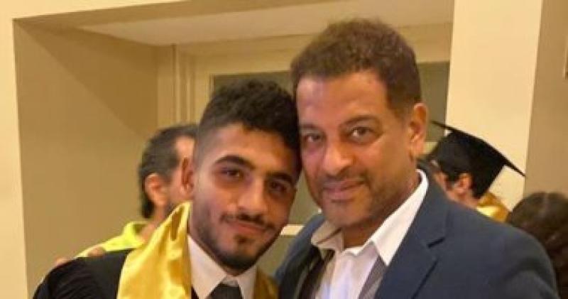 اشرف مصيلحى وابنه 