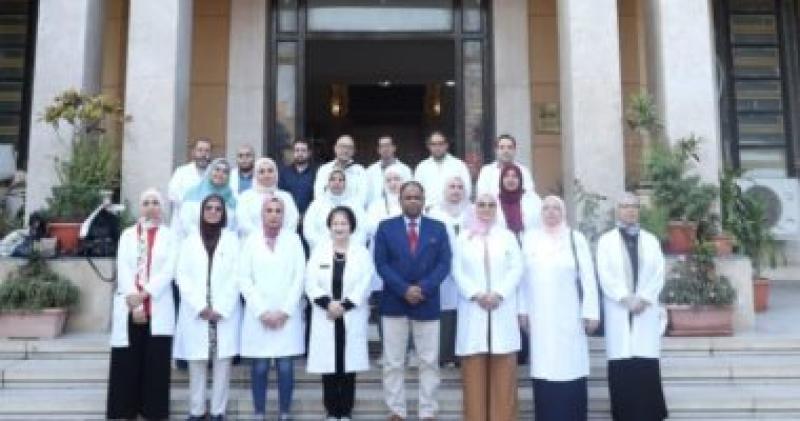 انطلاق قافلة طبية من المركز القومى للبحوث