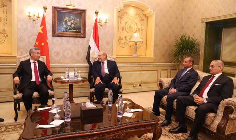 رئيس مجلس الشيوخ يستقبل وفد الحزب الشيوعي الصينى
