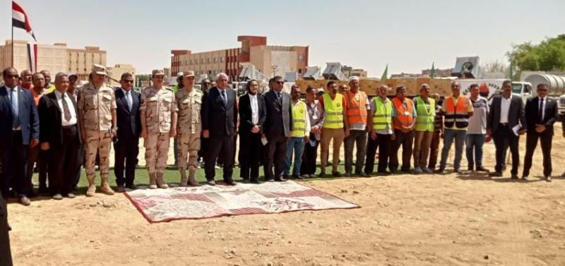 رئيس شركه المياه والعاملين بالوادي 
