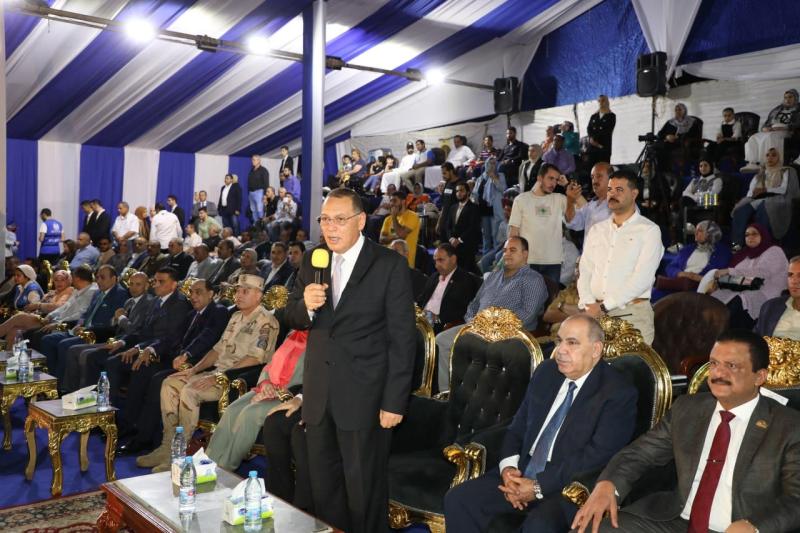 المحافظ يعلن افتتاح المهرجان 