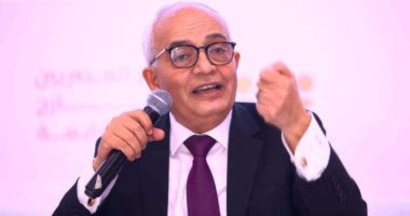 الدكتور رضا حجازى وزير التربية والتعليم 