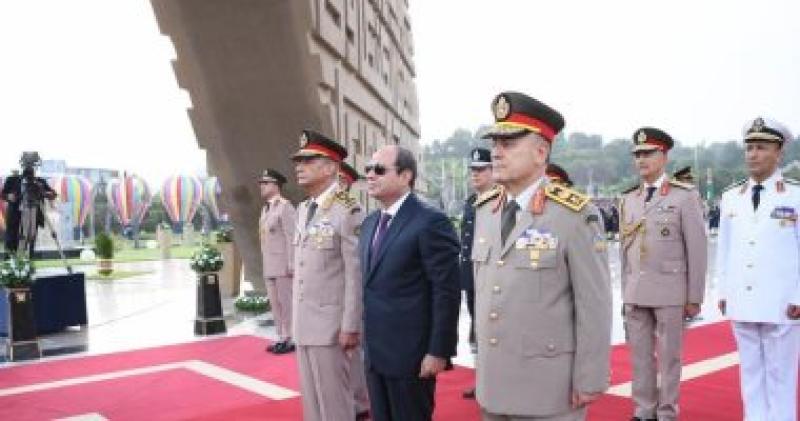 الرئيس السيسى يزور النصب التذكارى للجندى المجهول
