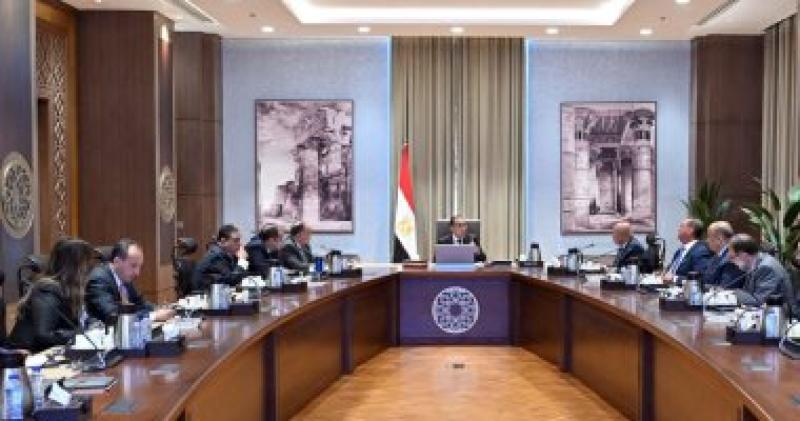 خلال الاجتماع