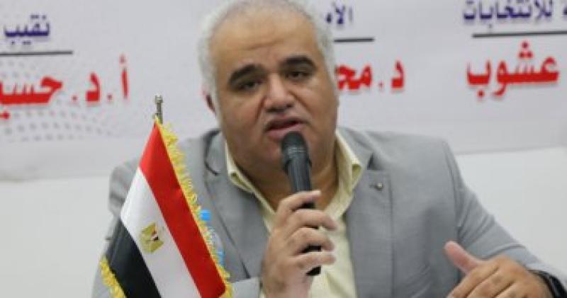 الدكتور مصطفى عشوب رئيس لجنة الإشراف على انتخابات الأطباء