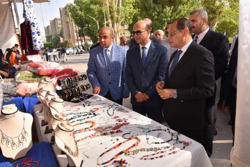  رئيس جامعة أسيوط 