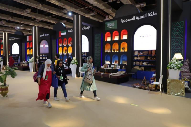 جانب من انشطة المعرض
