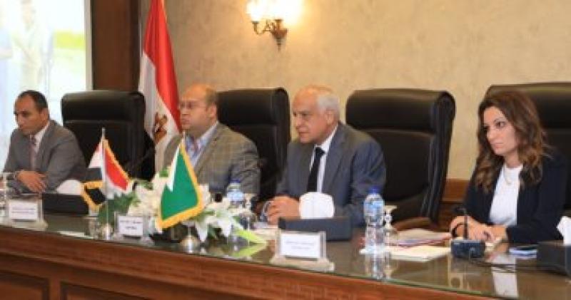 اجتماع محافظ الجيزة