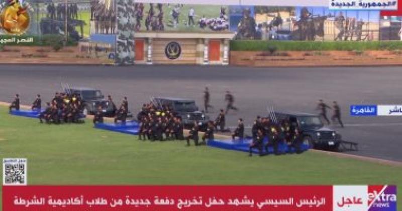 الطالبات اثناء أداء رياضة الباركود