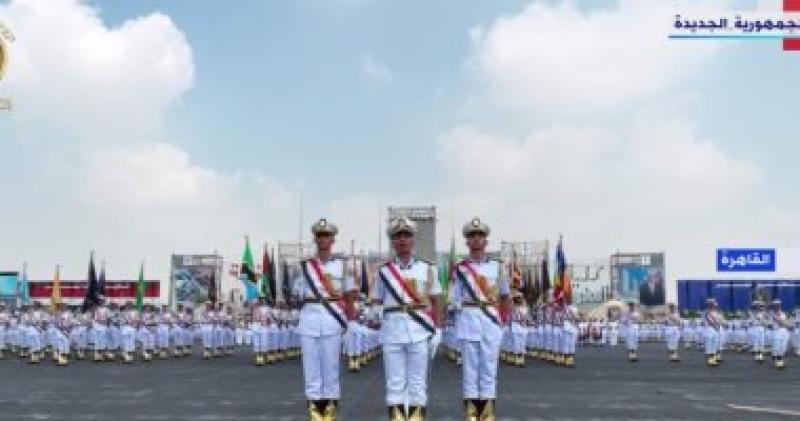 طلاب كلية الشرطة يؤدون اليمين القانونية