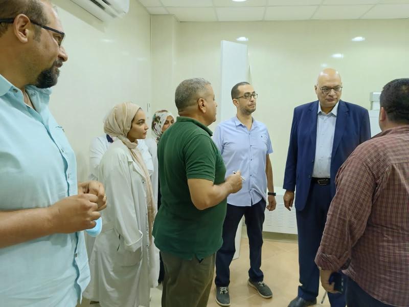 جانب من الزيارة المفاجئة 
