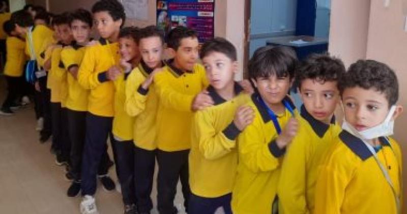 تطعيم طلاب المدارس
