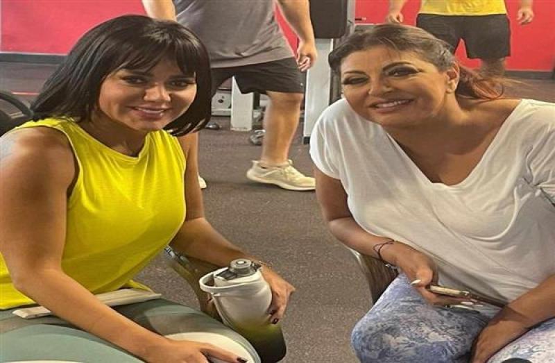 رانيا يوسف تعلن عن انتهائها من تصوير كتف قانوني