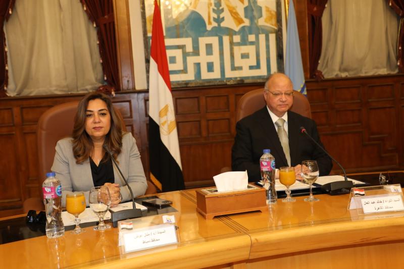 اللواء خالد عبد العال محافظ القاهرة ود . منال عوض محافظ دمياط