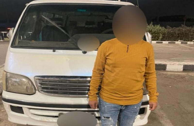 المتهم والسيارة المضبوطة