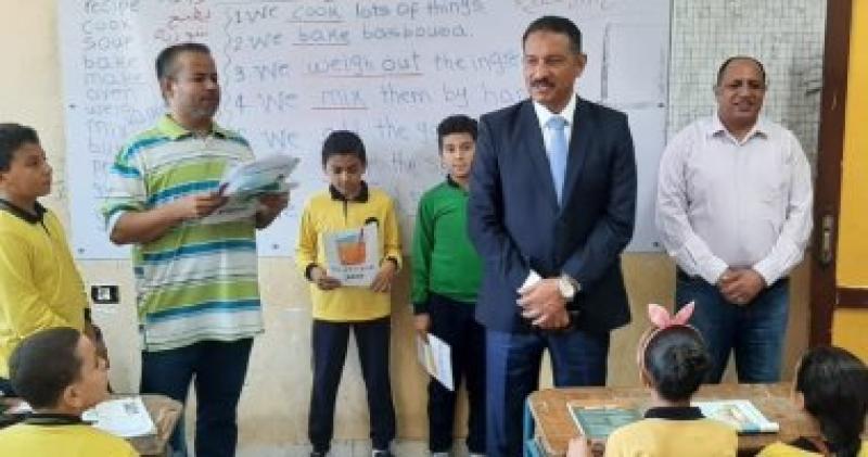 جولة مدير تعليم الجيزة لمتابعة انتظام الدراسة