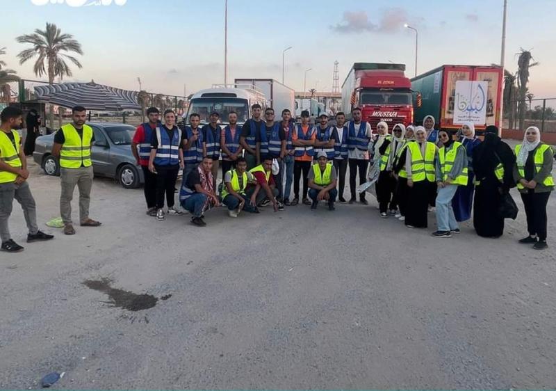 المتطوعين أمام معبر رفح