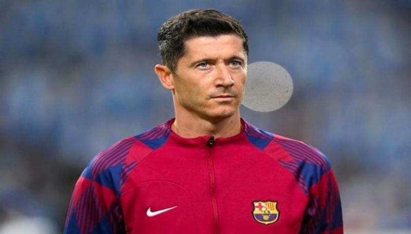 البولندي روبرت ليفاندوفسكي مهاجم برشلونة