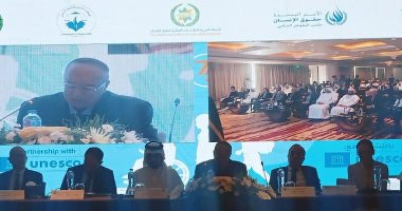 بدء فاعليات المنتدى الإقليمى لحقوق الإنسان بالوقوف دقيقة صمت على شهداء فلسطين