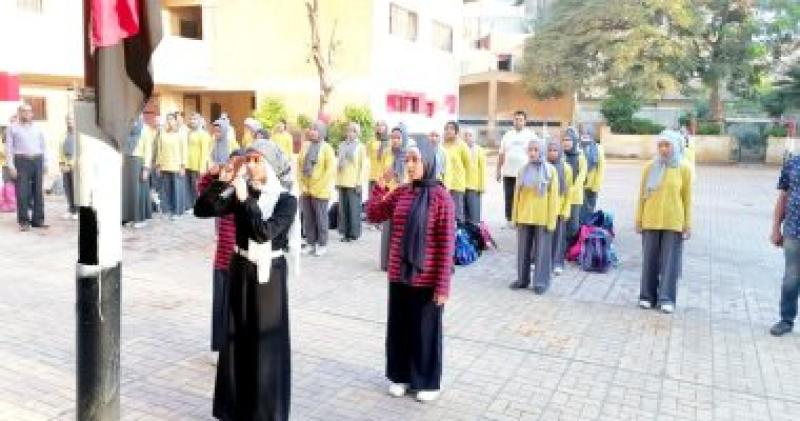 طلاب المدارس يرتدون وشاح فلسطين