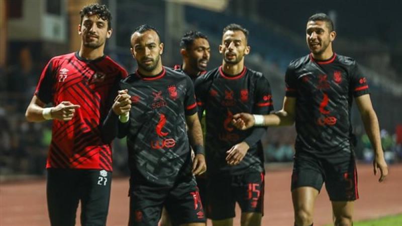 لاعبو الأهلي