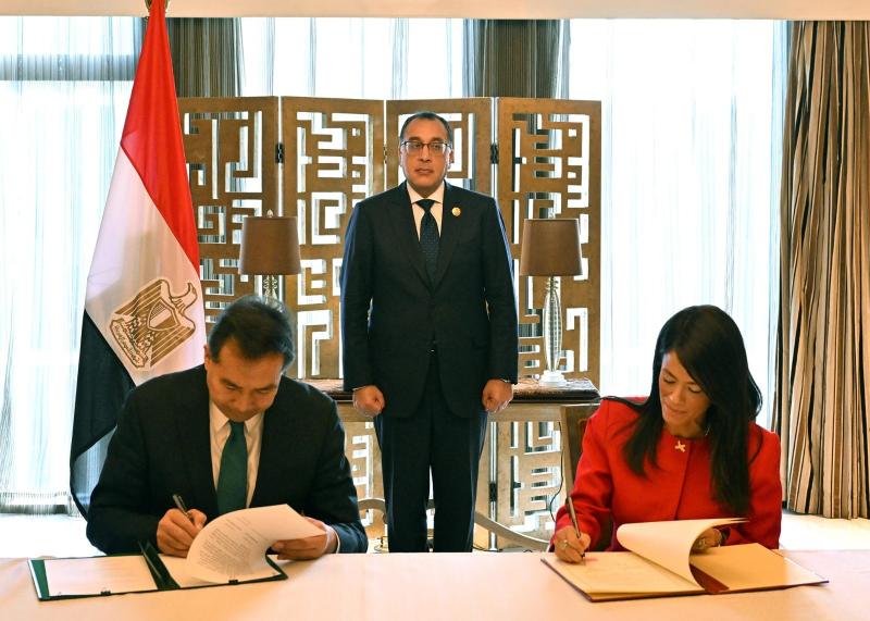 د. رانيا المشاط توقع مذكرة تفاهم مع للصين في حضور  د. مصطفى مدبولي، رئيس الوزراء، 
