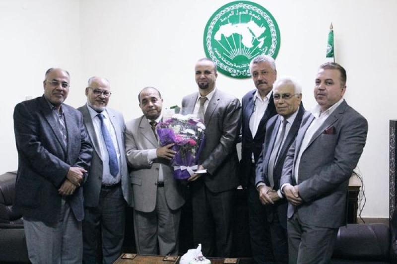 المجلس الأكاديمي لمعهد المخطوطات العربية يكرم الدكتور جمعة عبد المقصود