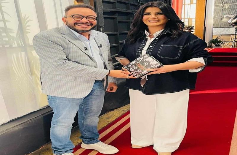 حسام داغر خلال لقائه مع الإعلامية منى الشاذلي