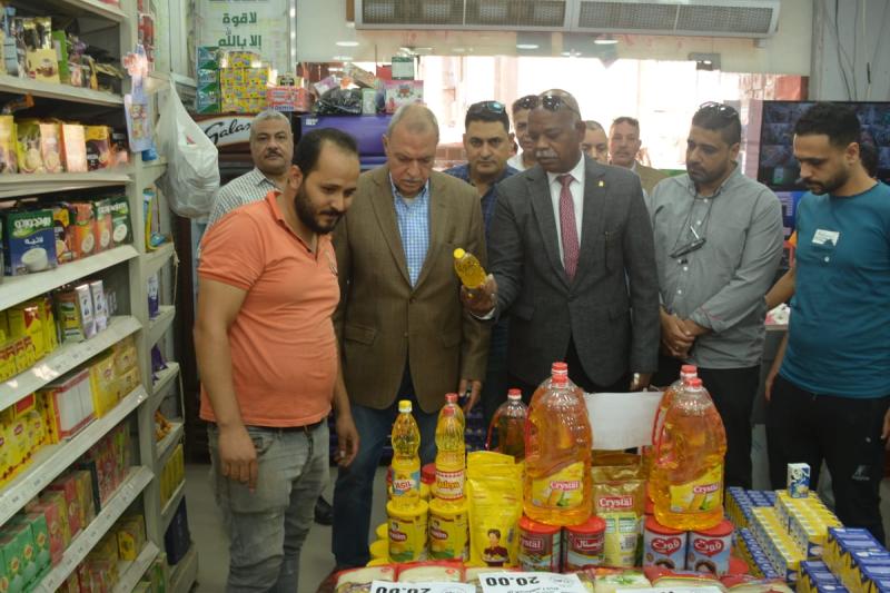 تفقد معارض السلع الغذائية 