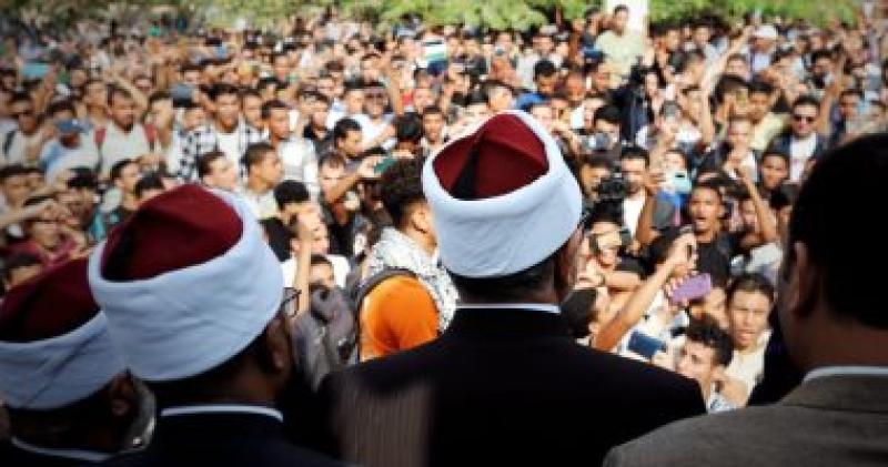 طلاب الأزهر يحتشدون بالجامعة للتضامن مع القضية الفلسطينية