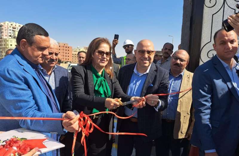 وزراء التخطيط والإسكان والتنمية المحلية ومحافظ السويس خلال افتتاح عدد من المشروعات التنموية