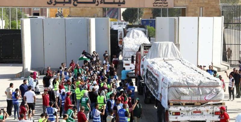 إسقاط المساعدات والمعونات لقطاع غزة