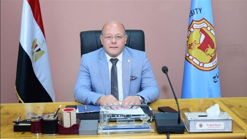 الدكتور حسان النعماني رئيس جامعة سوهاج، 