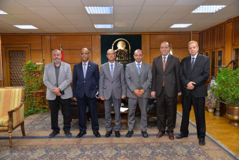 رئيس جامعة أسيوط 