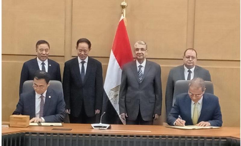 وزير الكهرباء يشهد توقيع مذكرة تفاهم لاعداد دراسة لانشاء محطة للضخ والتخزين