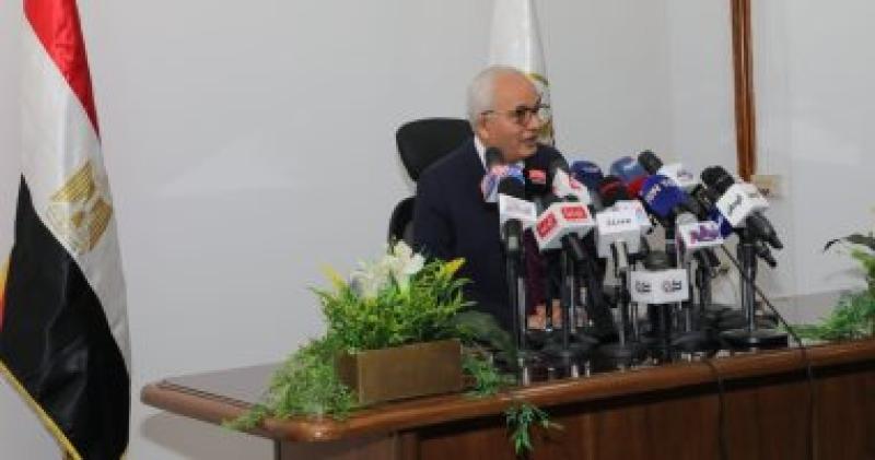 الدكتور رضا حجازى وزير التعليم