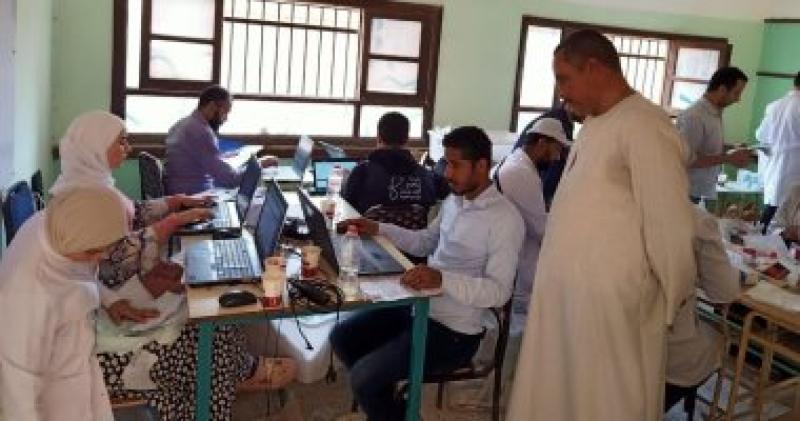 اطلاق قوافل طبية للكشف والعلاج بالمجان بمدارس الجيزة